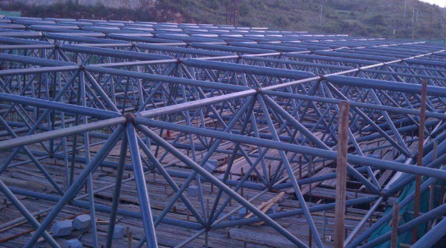 海林概述网架加工中对钢材的质量的过细恳求